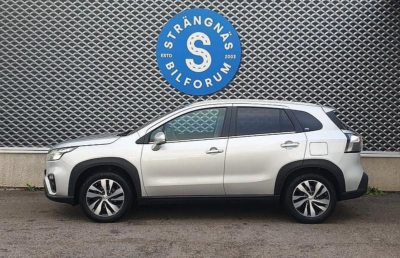 Grå Begagnad 2022 Suzuki SX4 S-Cross Kombi | 275 000 kr (Lite dyr) - Bild 1/4