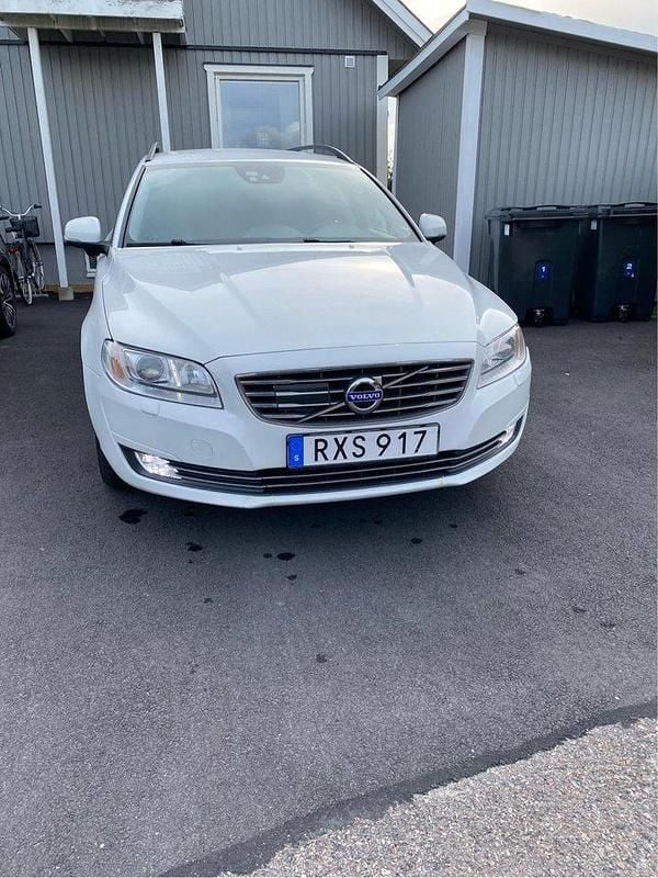 Vit Begagnad 2015 Volvo V70 Momentum Kombi | 165 000 kr (Lite dyr) - Bild 1/4