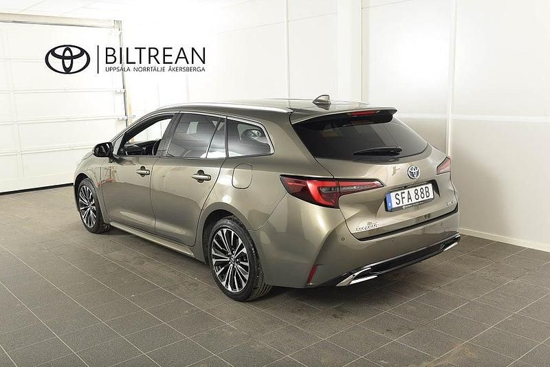 Begagnad Toyota Corolla Style 140 HK (102 kW) 2024 Grön Kombi