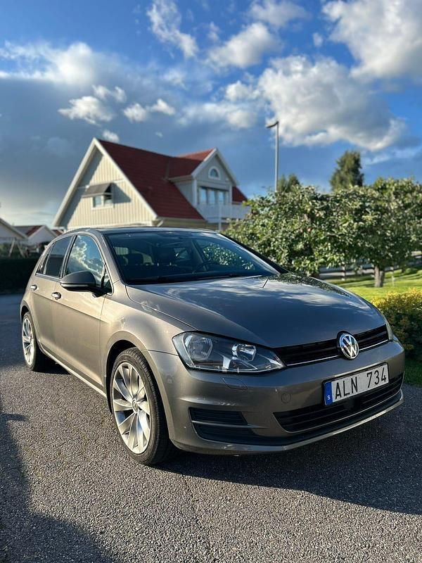 Begagnad VW Golf VII 105 HK (77 kW) 2014