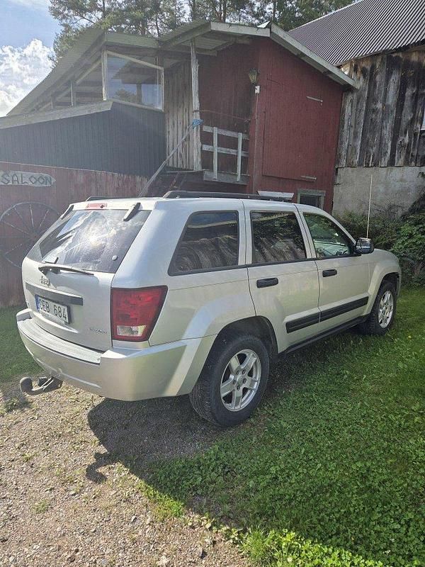 Silver Begagnad 2005 Jeep Grand Cherokee SUV | 45 000 kr - Bild 1/4