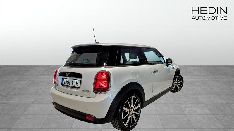 Begagnad Mini Cooper SE 135 kW (184 HK) 2023 Vit Halvkombi