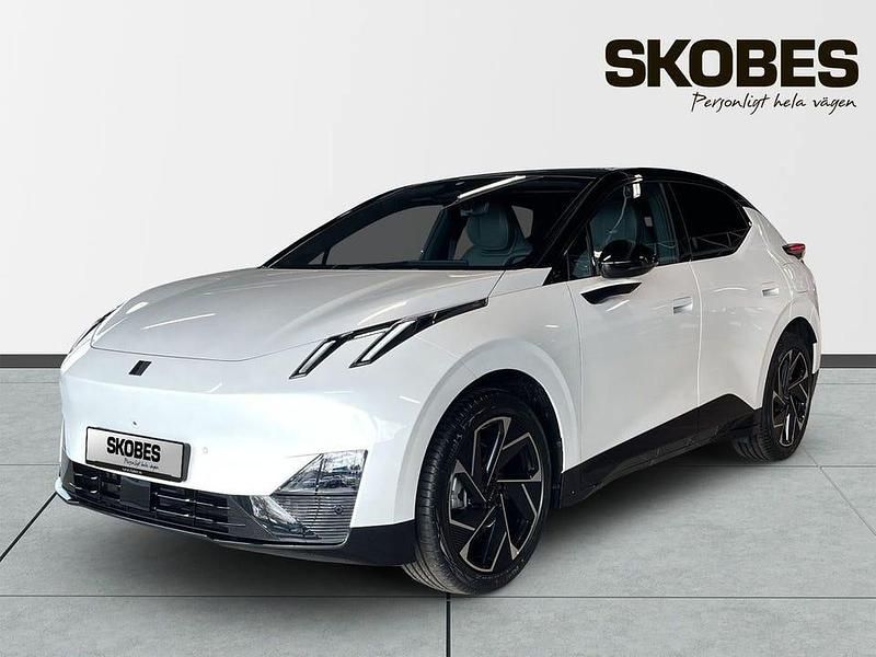 Ny Lynk & Co 02 202 kW (275 HK) 2025 Vit SUV