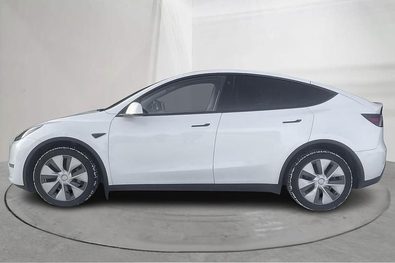 Begagnad Tesla Model Y Long Range AWD 378 kW (514 HK) 2023 Vit SUV