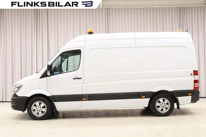 Vit Begagnad 2017 Mercedes 316 Van | 179 875 kr (Superpris) - Bild 1/4