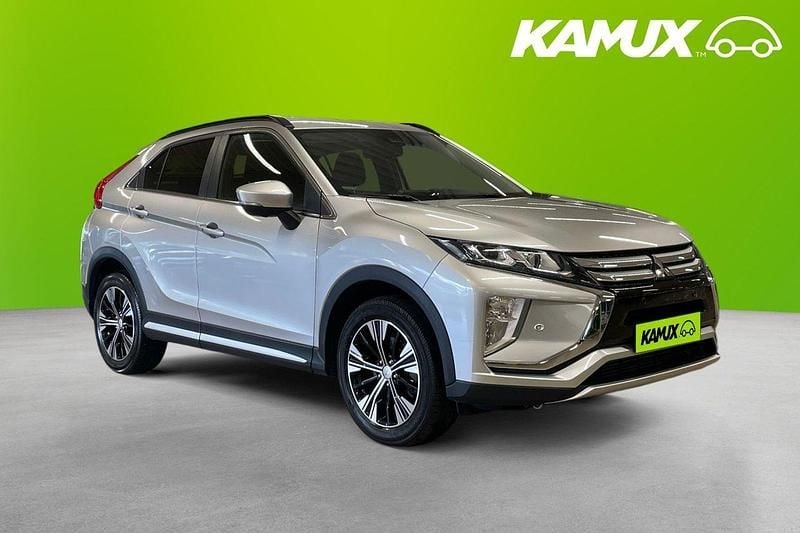 Silver (grå) Begagnad 2018 Mitsubishi Eclipse Cross Comfort Edition SUV | 184 800 kr (Marknadspris) - Bild 1/4