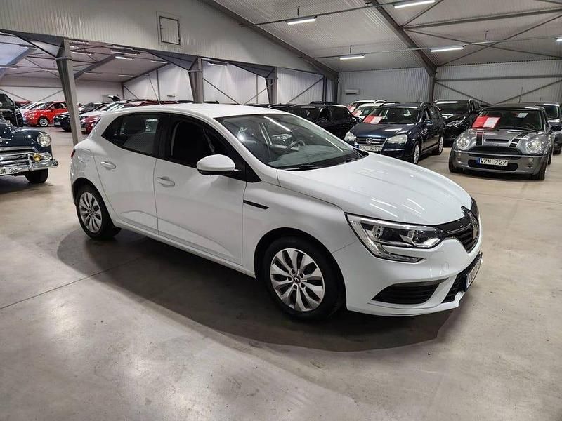 Begagnad Renault Mégane III 101 HK (74 kW) 2016 Vit
