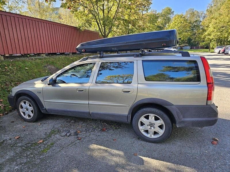 Brun Begagnad 2001 Volvo XC70 SUV | 30 000 kr (Bra pris) - Bild 1/4