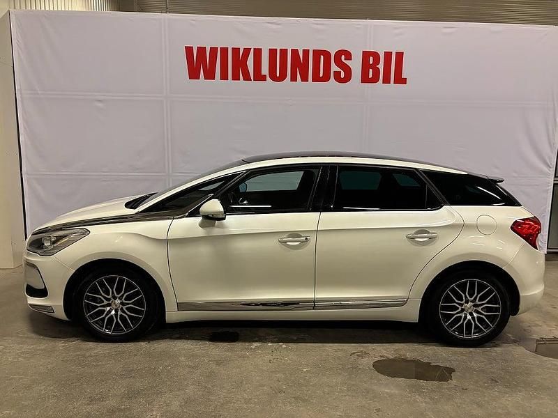 Begagnad Citroën DS5 112 HK (82 kW) 2012 Vit Halvkombi