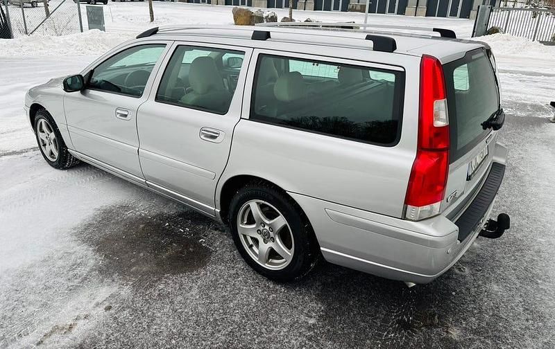 Begagnad Volvo V70 Standard 170 HK (125 kW) 2007 Kombi