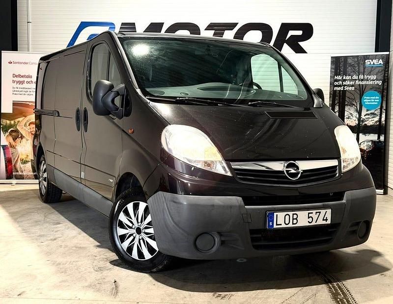 Svart Begagnad 2011 Opel Vivaro Van | 79 900 kr (Dyr) - Bild 1/4