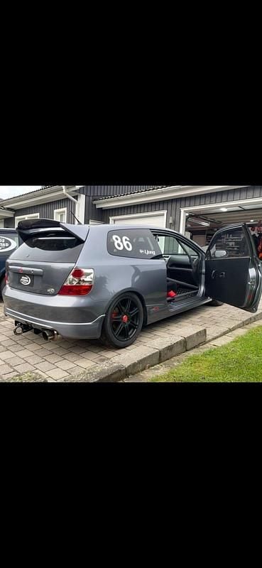 Begagnad 2005 Honda Civic Type R Halvkombi | 185 000 kr - Bild 1/4