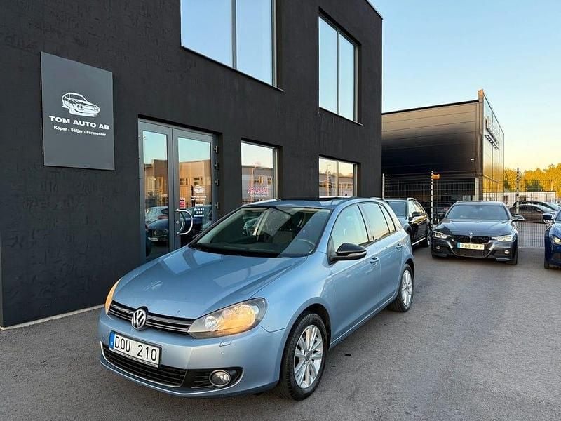 Ljusblå Begagnad 2011 VW Golf VII Trendline Halvkombi | 55 000 kr (Dyr) - Bild 1/4
