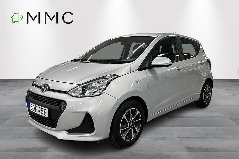 Silver Begagnad 2018 Hyundai i10 Trend Halvkombi | 124 000 kr - Bild 1/4