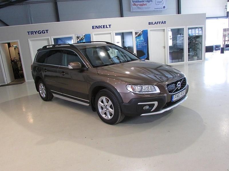 Begagnad Volvo XC70 Standard 181 HK (133 kW) 2015 Brun Kombi