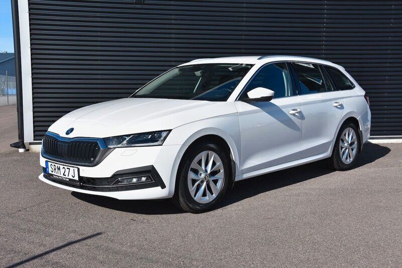 Vit Begagnad 2021 Skoda Octavia Style Kombi | 229 900 kr (Marknadspris) - Bild 1/4