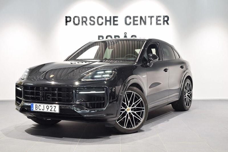 Svart (black) Begagnad 2024 Porsche Cayenne SUV | 1 299 000 kr (Lite dyr) - Bild 1/4