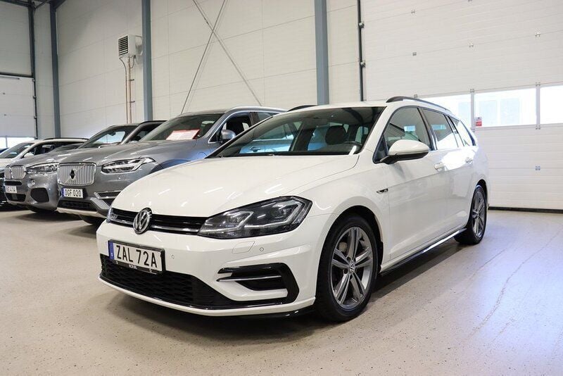 Vit Begagnad 2019 VW Golf VIII GT Kombi | 204 800 kr (Marknadspris) - Bild 1/4