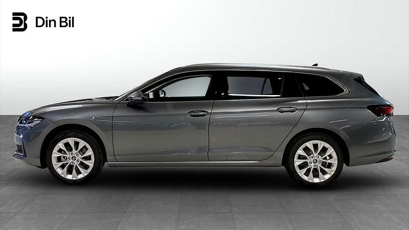 Ny Skoda Superb 2026 Grå Kombi