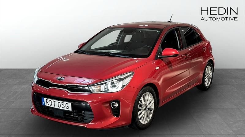 Röd (red) Begagnad 2019 Kia Rio Halvkombi | 169 900 kr (Marknadspris) - Bild 1/4