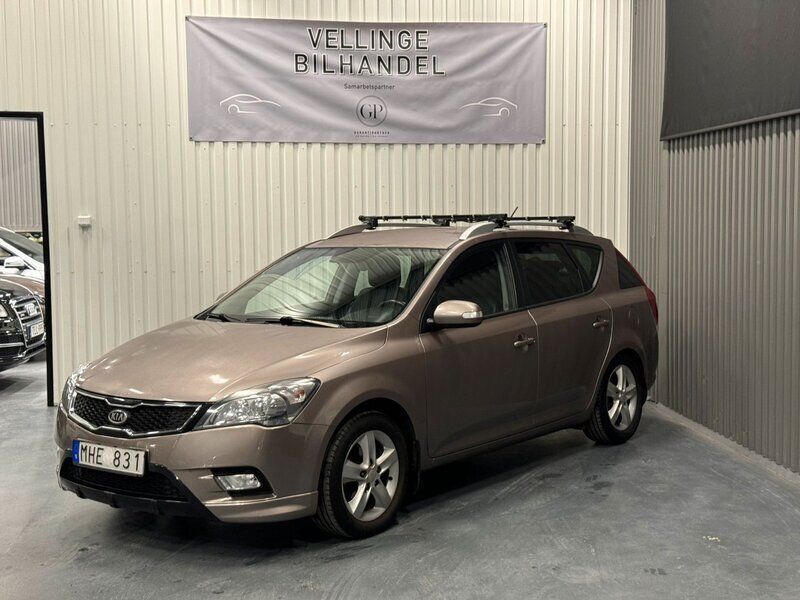 Mörkgrå Begagnad 2012 Kia Ceed EX Kombi | 64 900 kr (Bra pris) - Bild 1/4