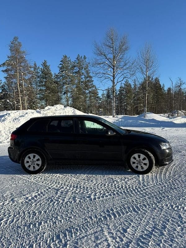 Begagnad Audi A3 105 HK (77 kW) 2010 Halvkombi