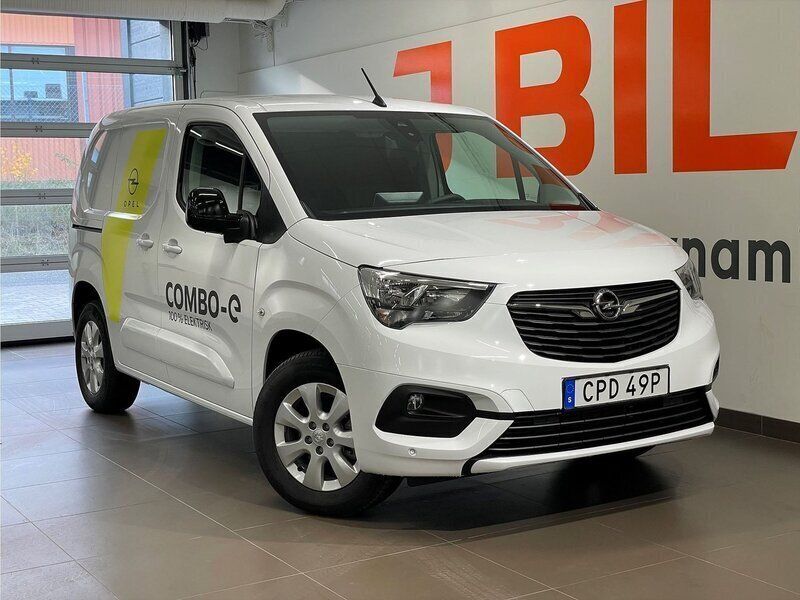 Vit (icy white) Ny 2024 Opel Combo-e Life Van | 343 625 kr - Bild 1/4