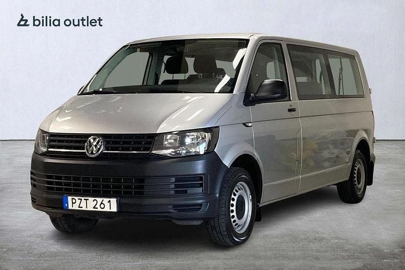 Silver Begagnad 2017 VW Caravelle Trendline Minibuss | 219 900 kr (Superpris) - Bild 1/3