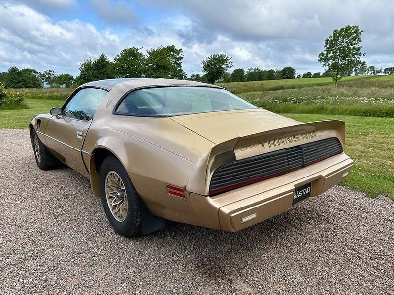 Begagnad Pontiac Trans Am 185 HK (136 kW) 1979 Beigeguld metallic Sportkupé