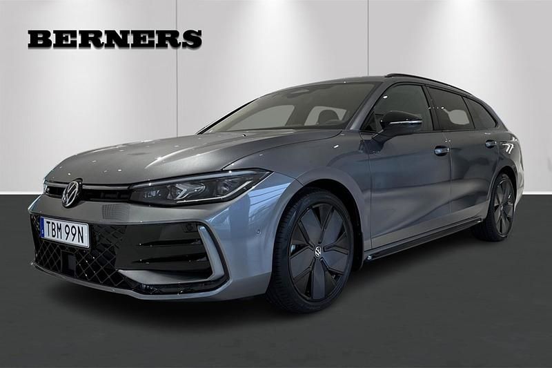 Ny 2026 VW Passat R-line | 610 800 kr (Dyr) - Bild 1/4