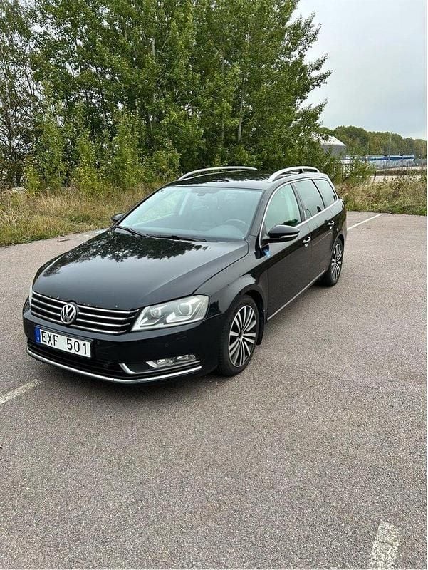 Svart Begagnad 2013 VW Passat GT Kombi | 36 000 kr (Superpris) - Bild 1/4