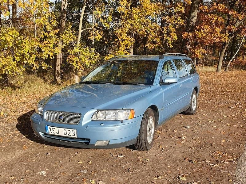 Blå Begagnad 2006 Volvo V70 Kinetic Kombi | 19 000 kr (Bra pris) - Bild 1/4