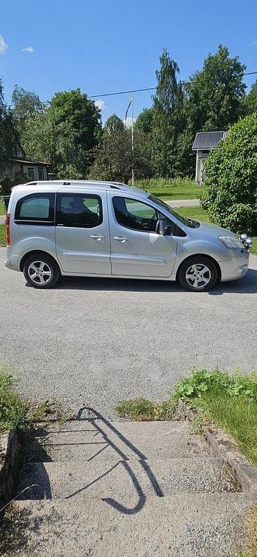 Silver Begagnad 2010 Citroën Berlingo Minibuss | 47 500 kr (Dyr) - Bild 1/4