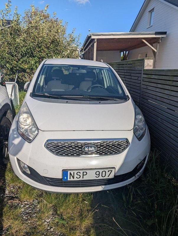 Vit Begagnad 2011 Kia Venga Comfort Halvkombi | 44 000 kr (Marknadspris) - Bild 1/4