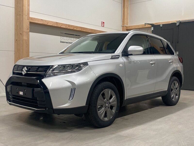Grå Ny 2024 Suzuki Vitara SUV | 329 900 kr - Bild 1/4