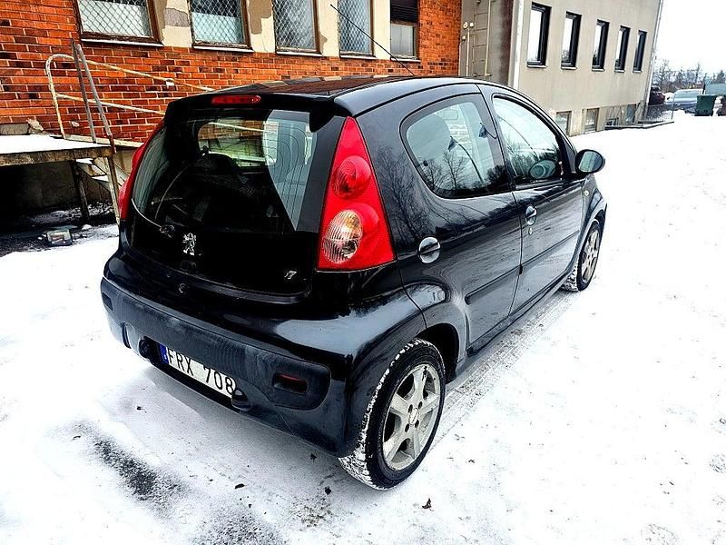 Begagnad Peugeot 107 68 HK (50 kW) 2007 Grå Halvkombi