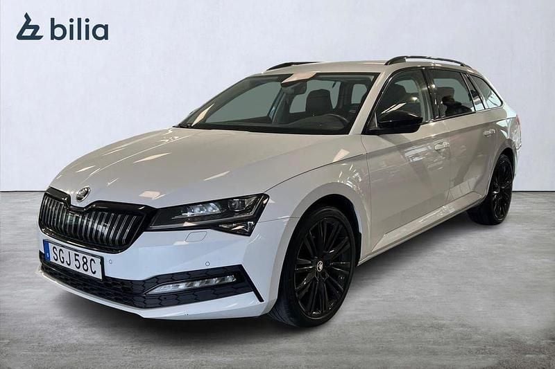 Vit Begagnad 2021 Skoda Superb Business Line Kombi | 299 900 kr (Marknadspris) - Bild 1/3