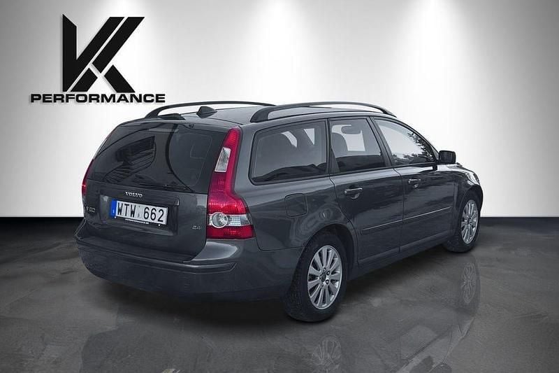 Begagnad Volvo V50 Momentum 170 HK (125 kW) 2005 Grå Kombi