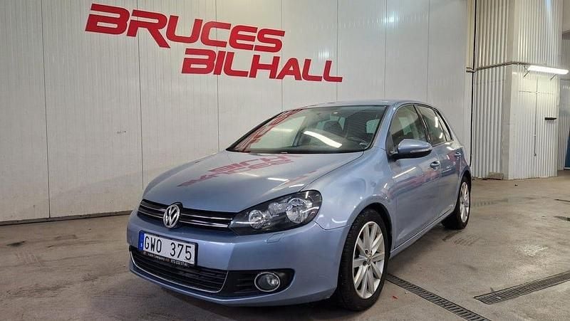 Ljusblå Begagnad 2010 VW Golf VI GT Halvkombi | 76 900 kr (Marknadspris) - Bild 1/4