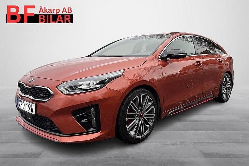 Orange Begagnad 2019 Kia ProCeed GT Kombi | 229 500 kr (Marknadspris) - Bild 1/4