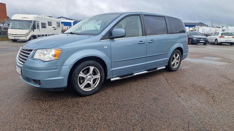 Blå Begagnad 2008 Chrysler Grand Voyager Minibuss | 29 500 kr (Bra pris) - Bild 1/4