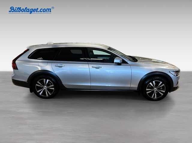 Begagnad Volvo V90 CC 197 HK (144 kW) 2023 Kombi