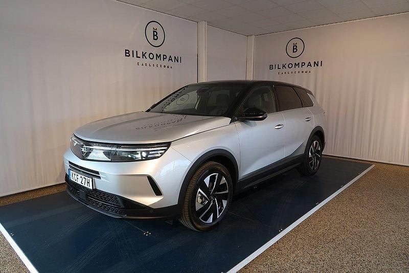 Grå Begagnad 2025 Opel Grandland X SUV | 399 800 kr (Marknadspris) - Bild 1/4