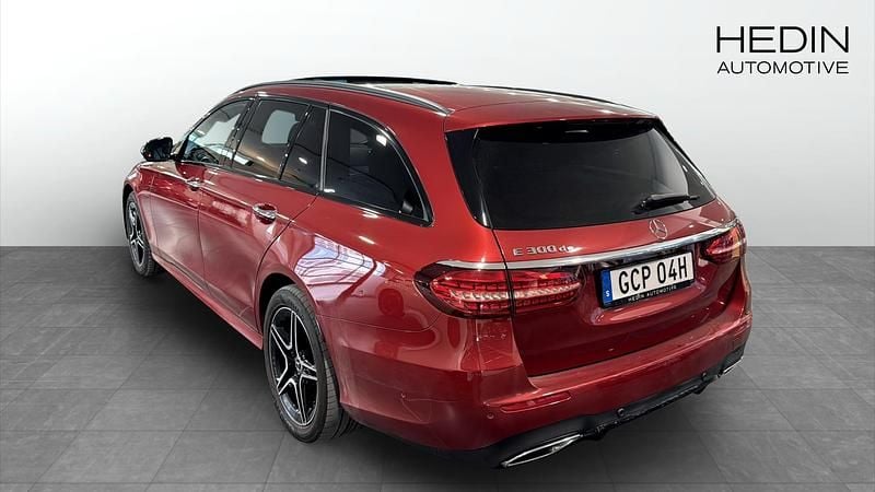 Begagnad Mercedes E300 AMG 306 HK (225 kW) 2021 Röd Kombi