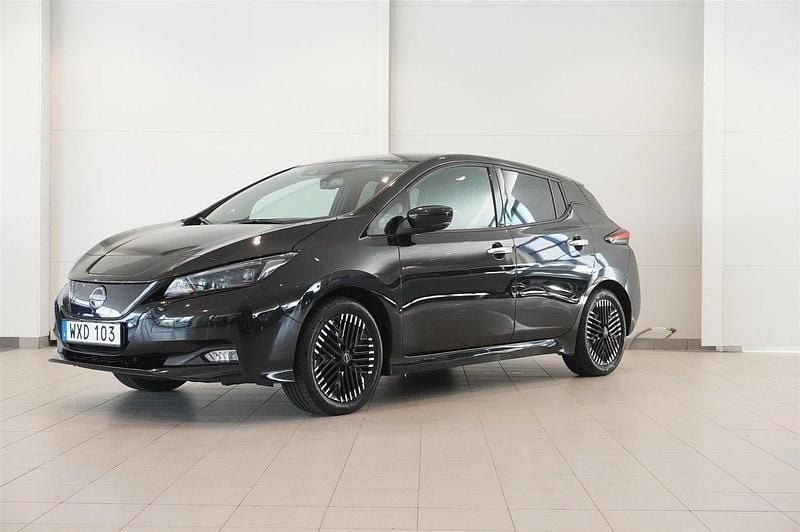 Svart Begagnad 2022 Nissan Leaf N-Connecta Halvkombi | 179 900 kr (Bra pris) - Bild 1/4