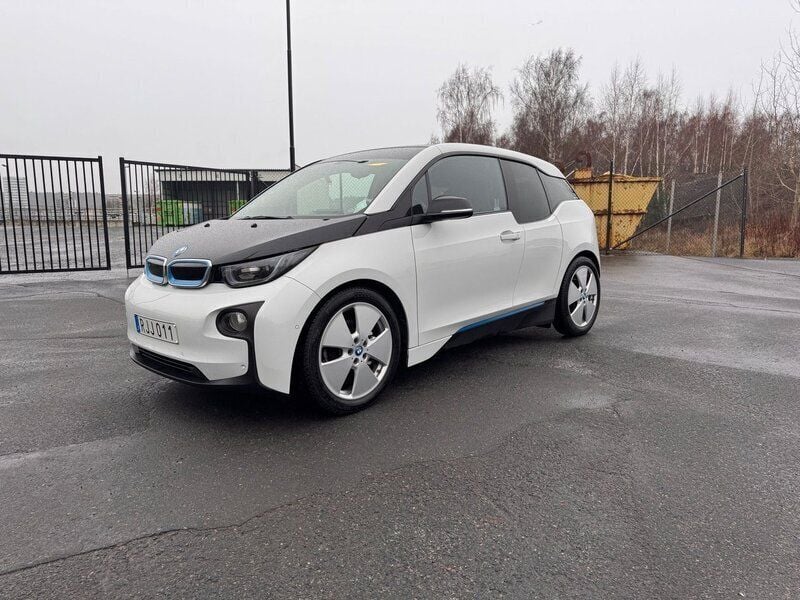Vit Begagnad 2016 BMW i3 Comfort Edition Halvkombi | 144 900 kr - Bild 1/4