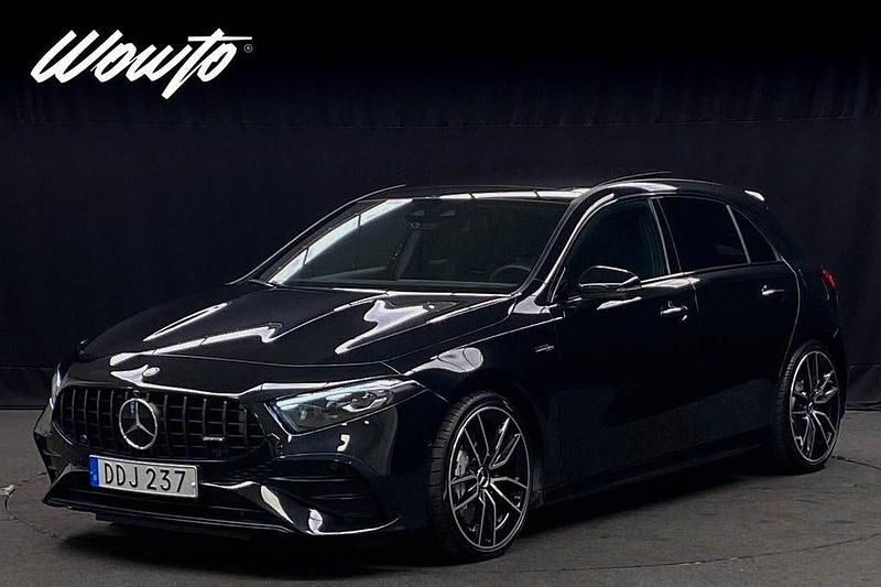 Svart Begagnad 2023 Mercedes A35 AMG AMG Halvkombi | 449 800 kr (Marknadspris) - Bild 1/3