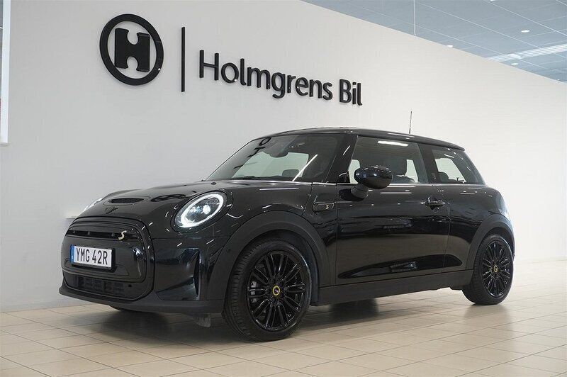 Svart Begagnad 2022 Mini Cooper Halvkombi | 265 900 kr (Dyr) - Bild 1/4
