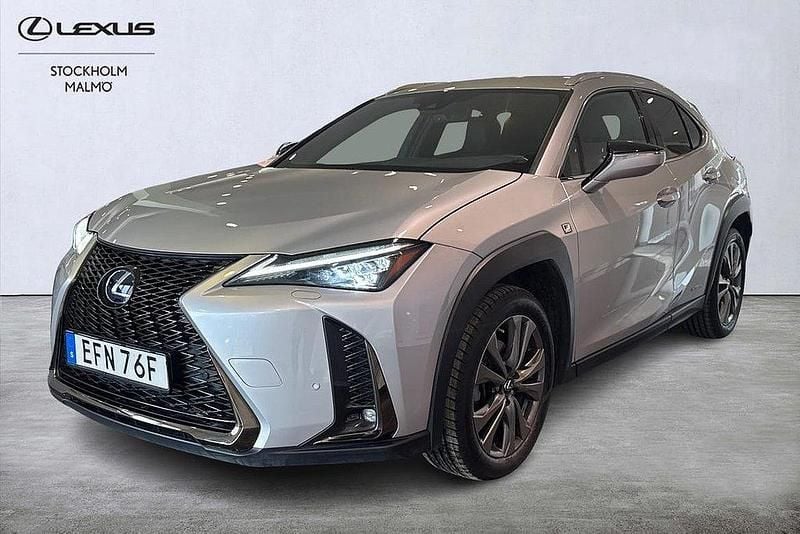 Silver Begagnad 2020 Lexus UX 250h E-FOUR F-Sport SUV | 349 000 kr - Bild 1/4