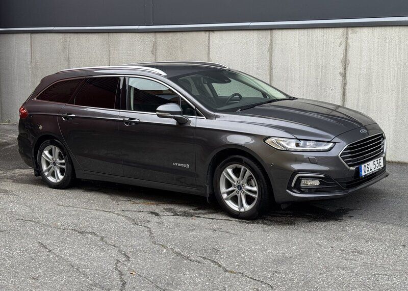 Grå Begagnad 2019 Ford Mondeo Titanium Kombi | 249 000 kr (Dyr) - Bild 1/4